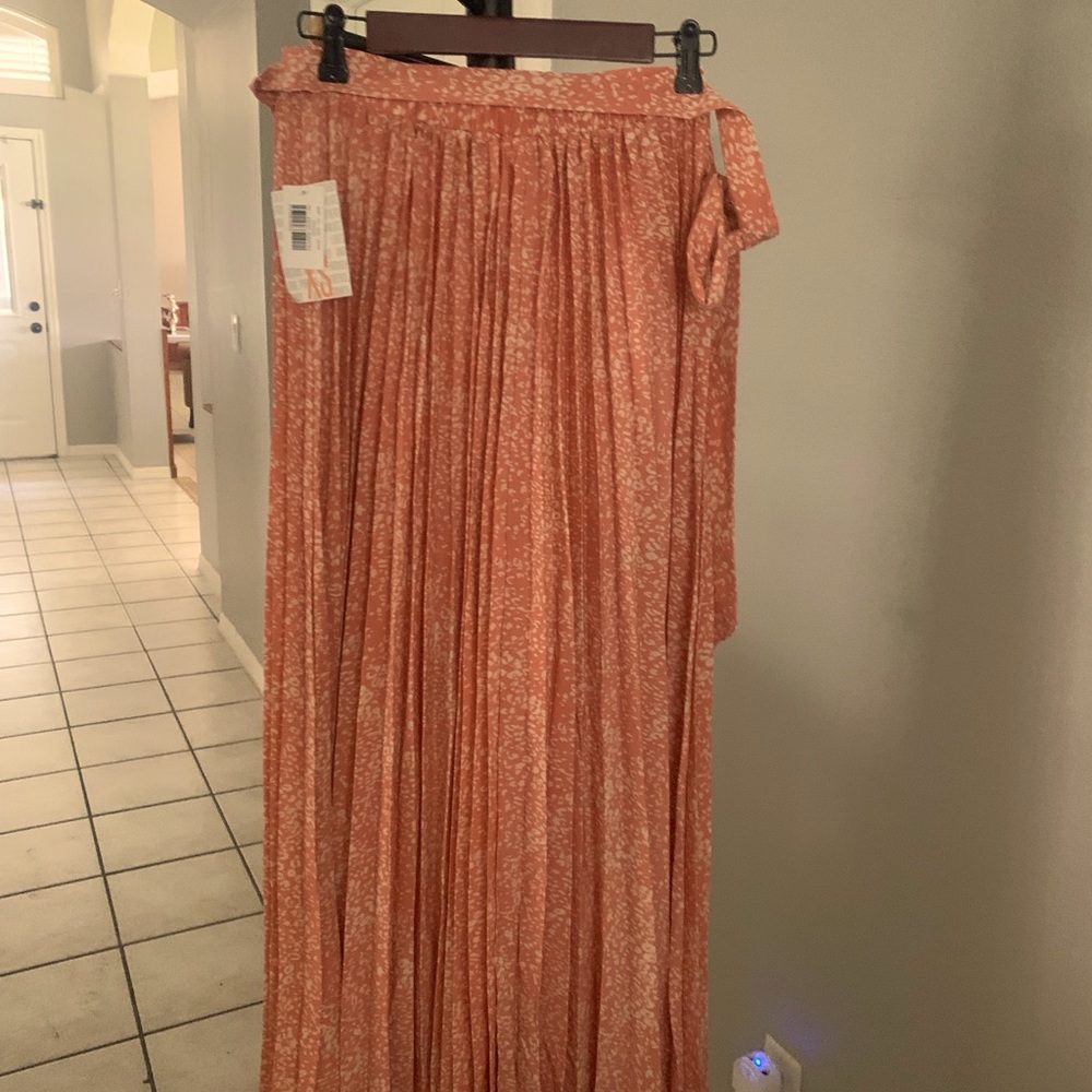 LulaRoe DeAnne skirt light coral color